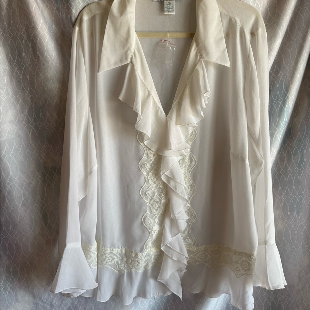 Denim 24/7 off-White Ruffled Blouse w/Lace